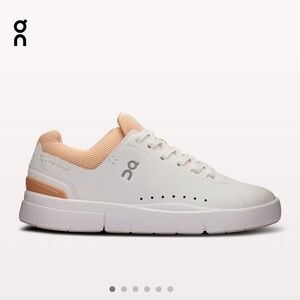 On cloud Roger woman size 9